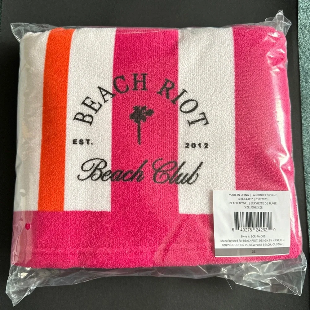 NWT BEACH RIOT Beach Club Towel Pink White Orange Stripes Pool Beach Summer